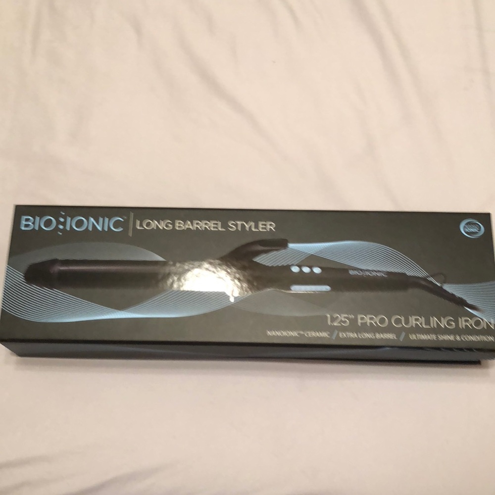 Bio ionic curling iron. Long barrel